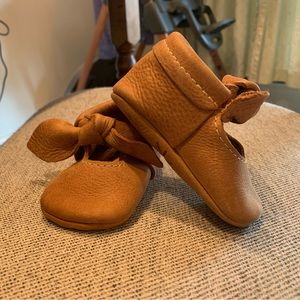 Freshly Picked Knotted Bow Mocc